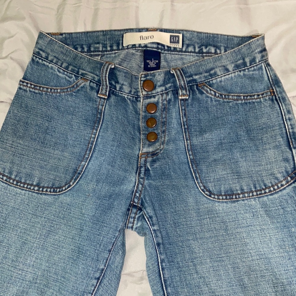 GAP FLARE DENIM JEANS cutest retro low waisted flare pantsNo flaws.VERY VINTAGE